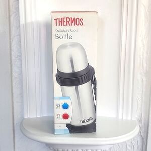 Brand new never used Thermos 1.1 Qt. Stainless steel bottle.